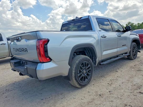 2025 TOYOTA TUNDRA