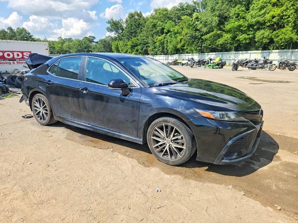 2022 TOYOTA CAMRY SE