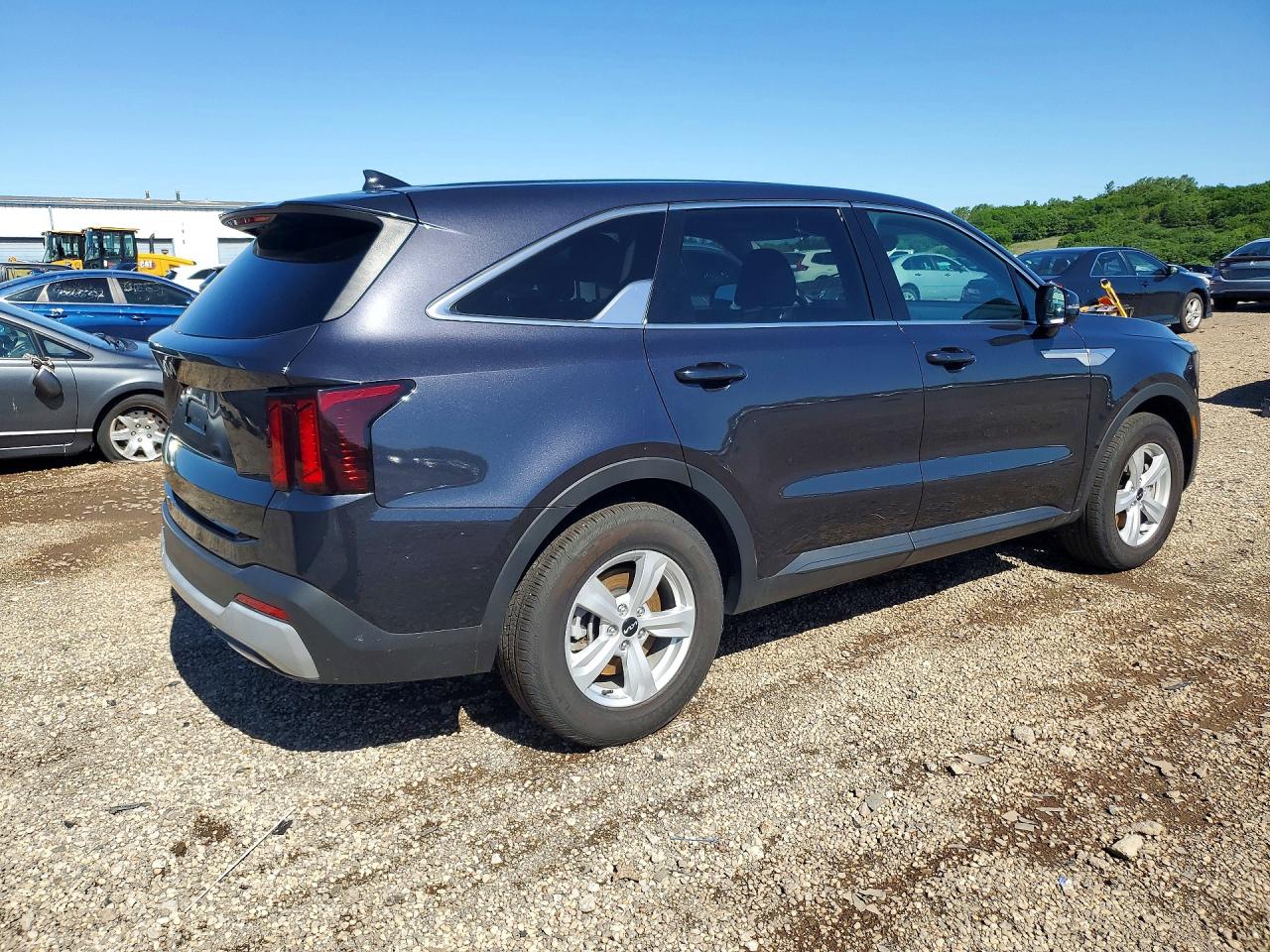 2025 KIA SORENTO LX