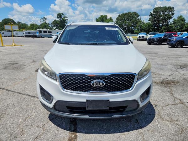 2016 KIA SORENTO L / LX