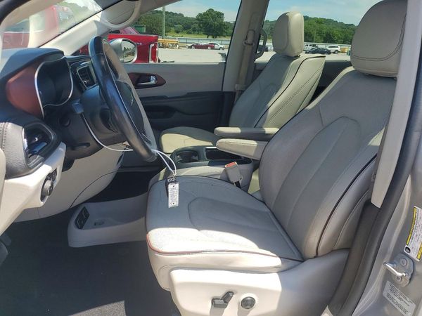 2017 CHRYSLER PACIFICA