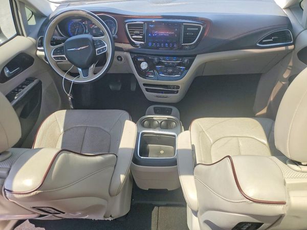 2017 CHRYSLER PACIFICA