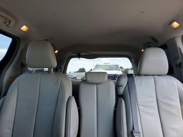2013 TOYOTA SIENNA