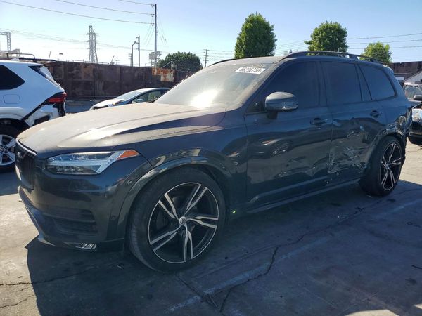 2017 VOLVO XC90 Momentum