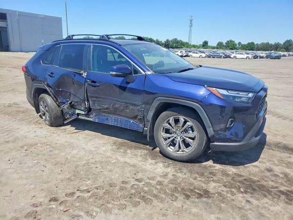 2022 TOYOTA RAV4 XLE Premium
