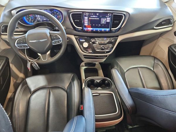 2023 CHRYSLER PACIFICA Touring L — CKPT