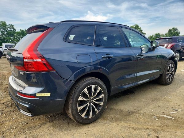 2025 VOLVO XC60 Plus Dark