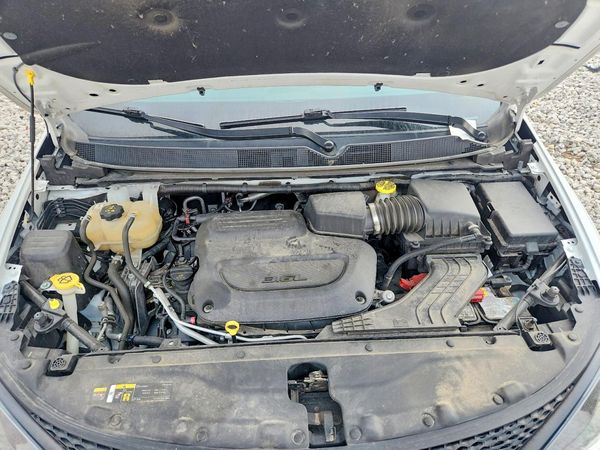 2023 CHRYSLER VOYAGER LX