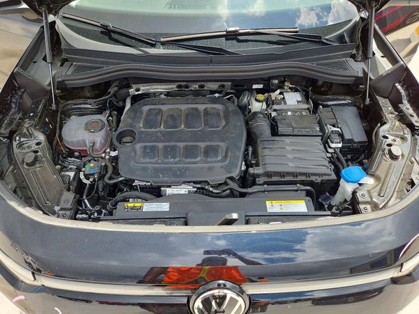 2025 VOLKSWAGEN TIGUAN SE — Engine bay