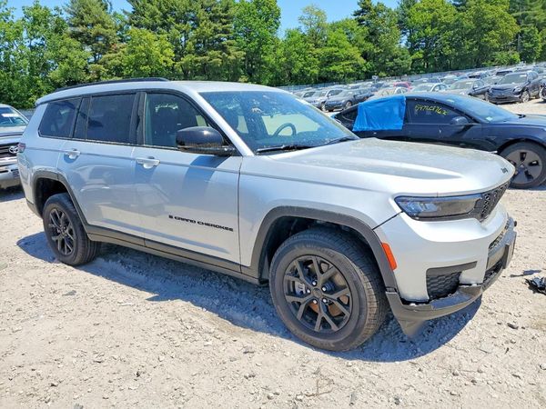 2025 JEEP GRAND CHEROKEE Laredo, Altitude