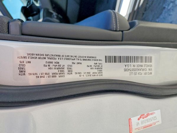 2025 JEEP GRAND CHEROKEE Laredo, Altitude