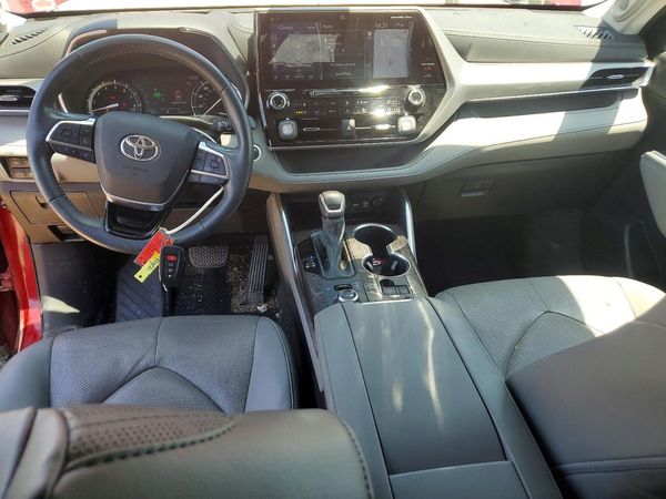 2021 TOYOTA HIGHLANDER Platinum