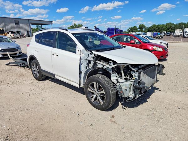 2018 TOYOTA RAV4 Adventure/XLE
