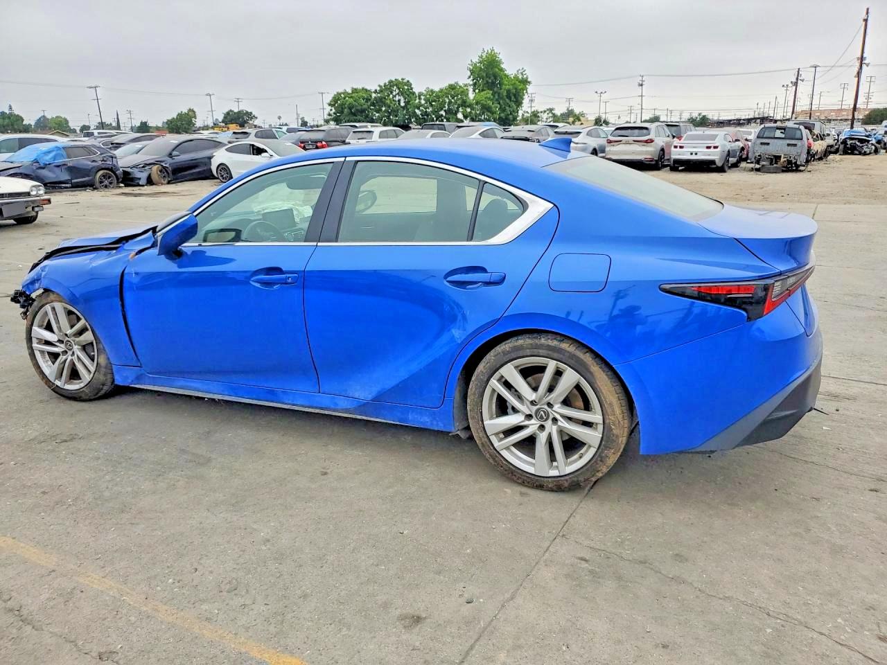 2021 LEXUS IS 300 Comfort