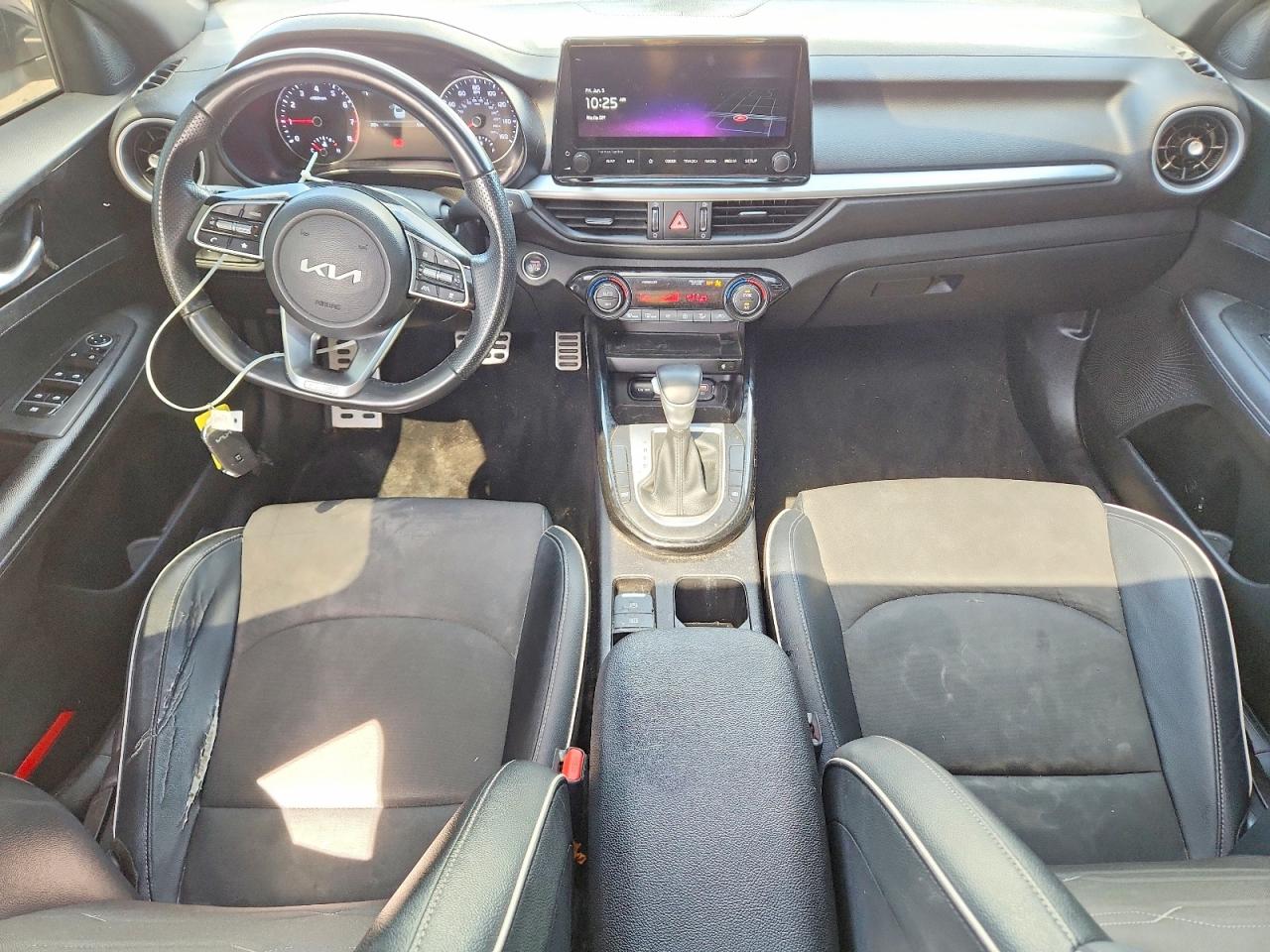 2023 KIA FORTE GT Line