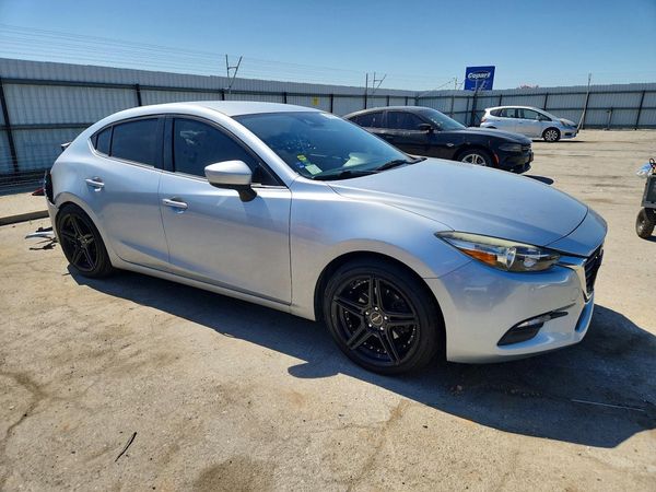 2018 MAZDA 3 Touring