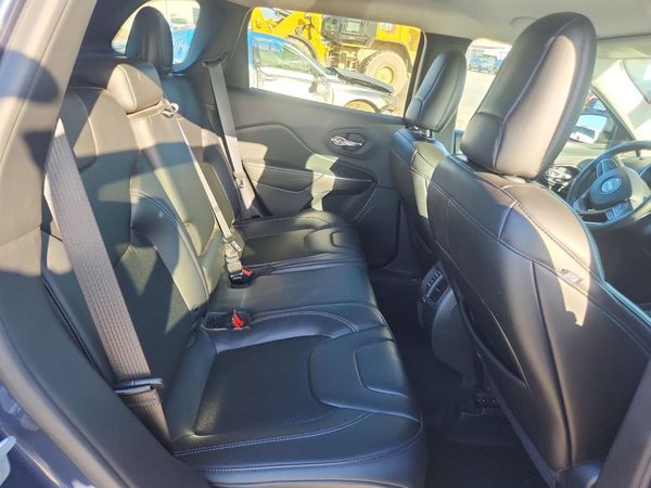 2019 JEEP CHEROKEE LATITUDE PLUS 4X4