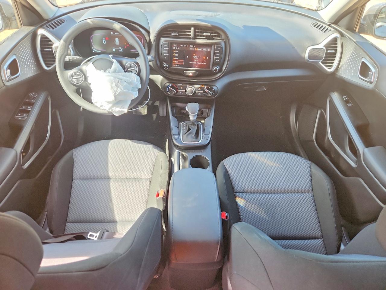 2023 KIA SOUL LX, S