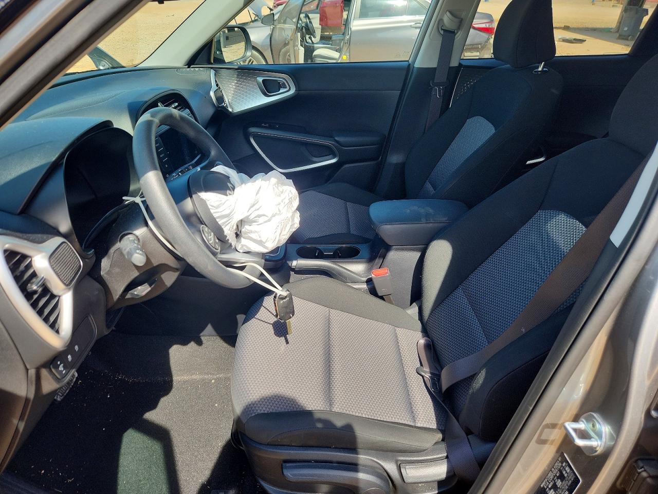 2023 KIA SOUL LX, S