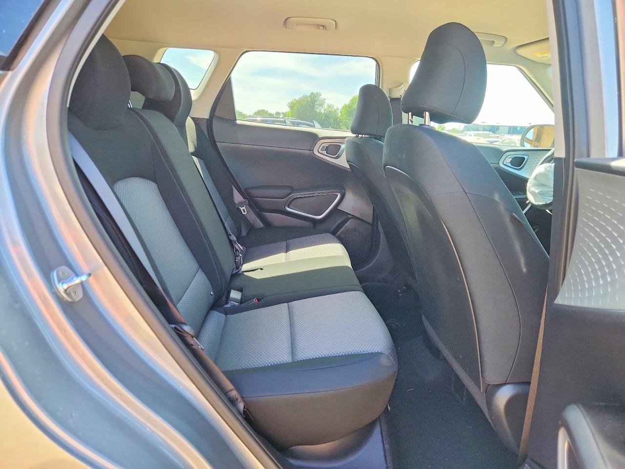 2023 KIA SOUL LX, S