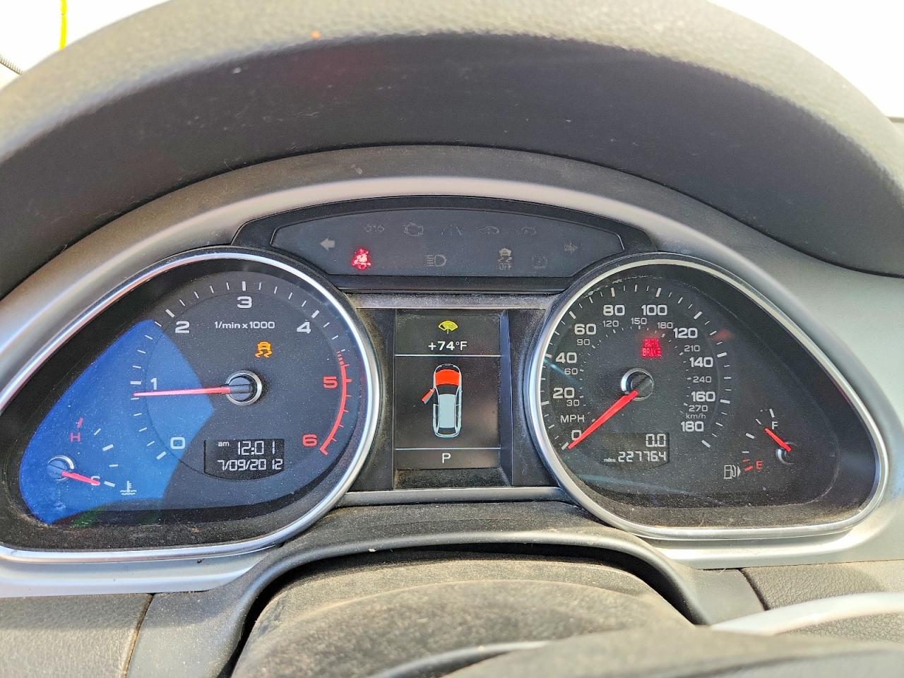 2014 AUDI Q7 Premium Plus