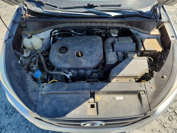 2016 HYUNDAI TUCSON SE