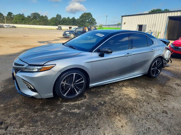 2019 TOYOTA CAMRY
