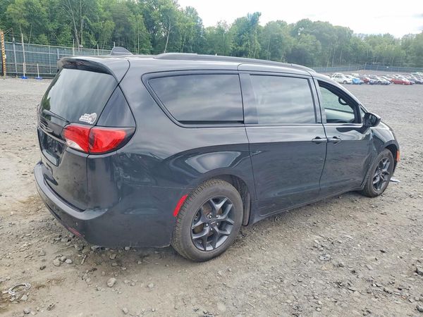 2019 CHRYSLER PACIFICA