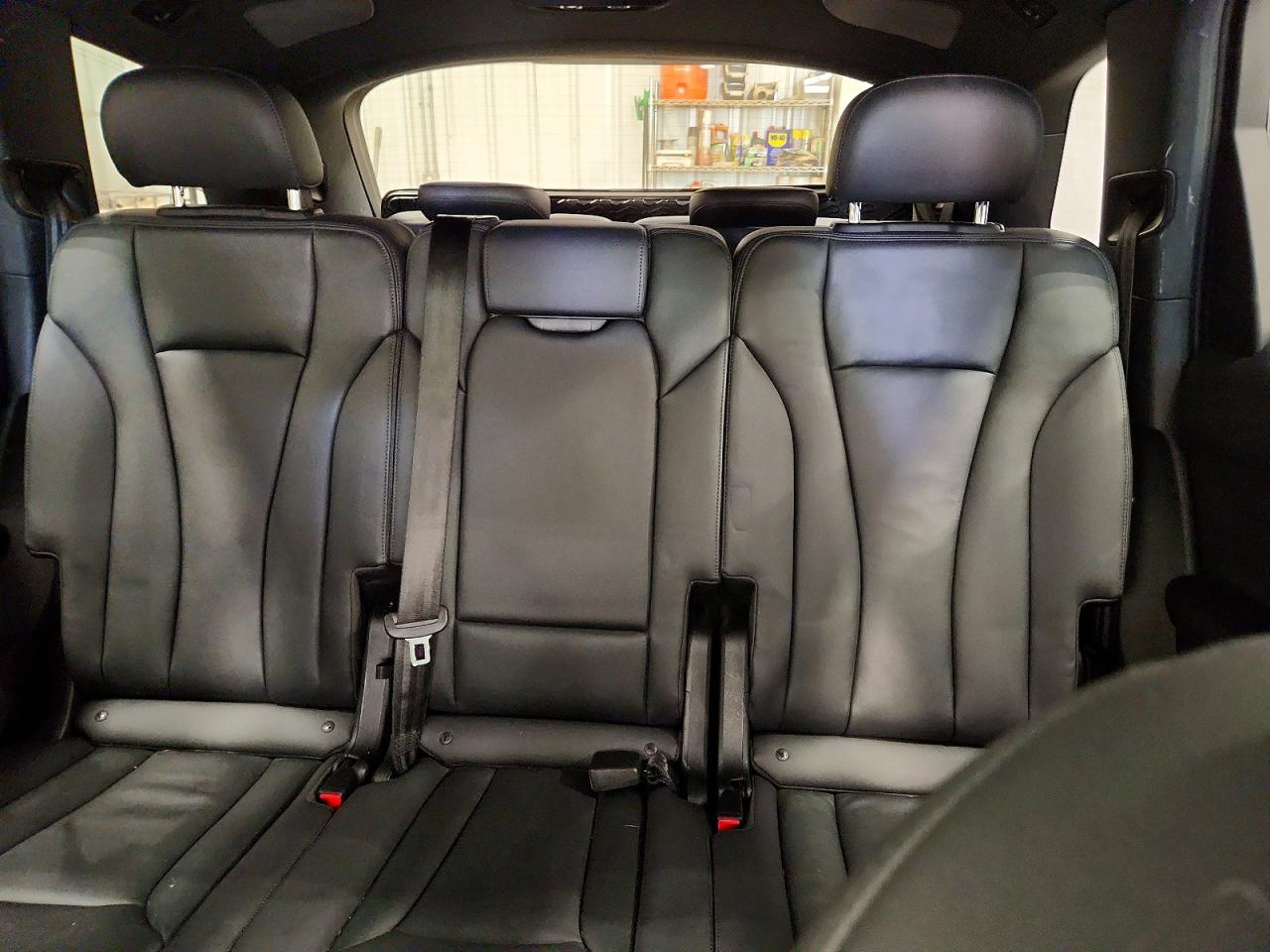 2023 AUDI Q7 quattro Premium Plus