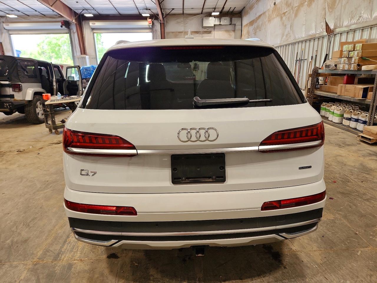 2023 AUDI Q7 quattro Premium Plus