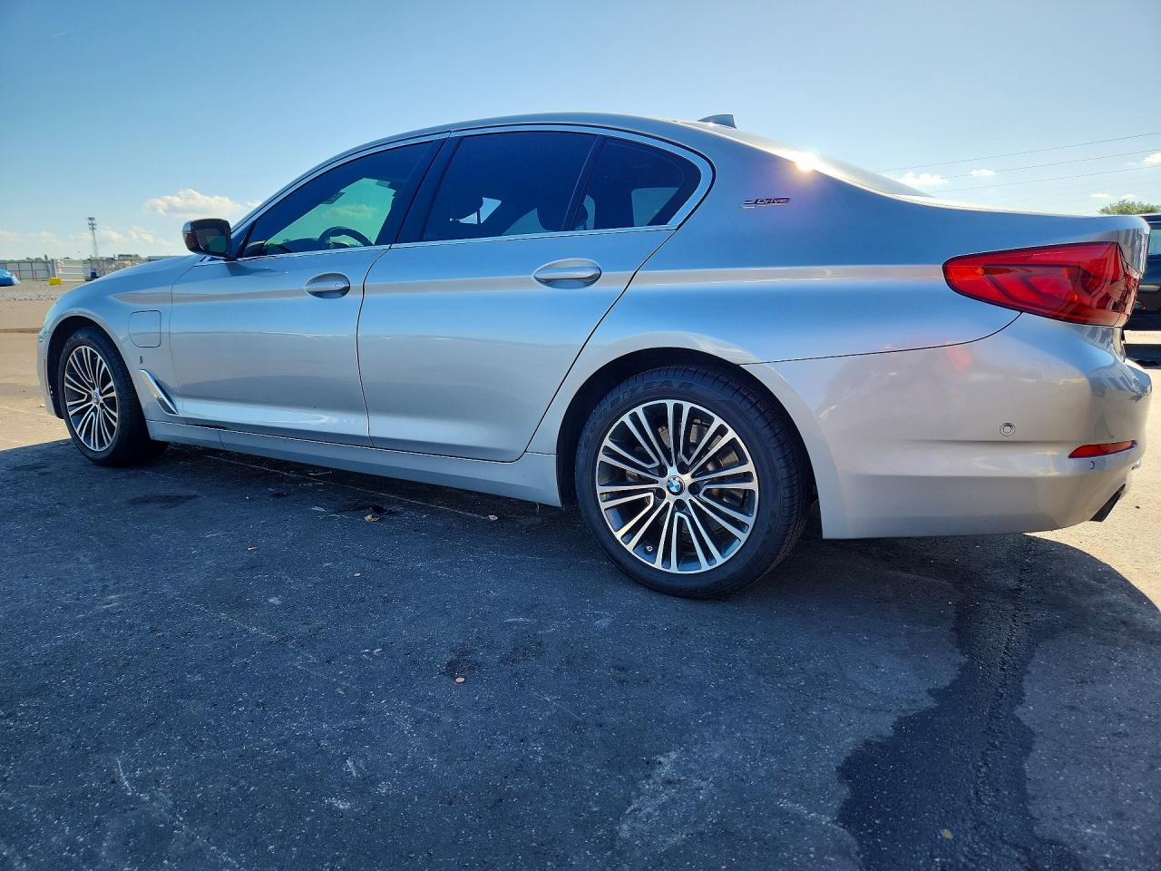 2019 BMW 530E