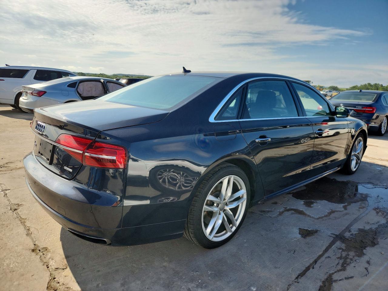 2017 AUDI A8 quattro L