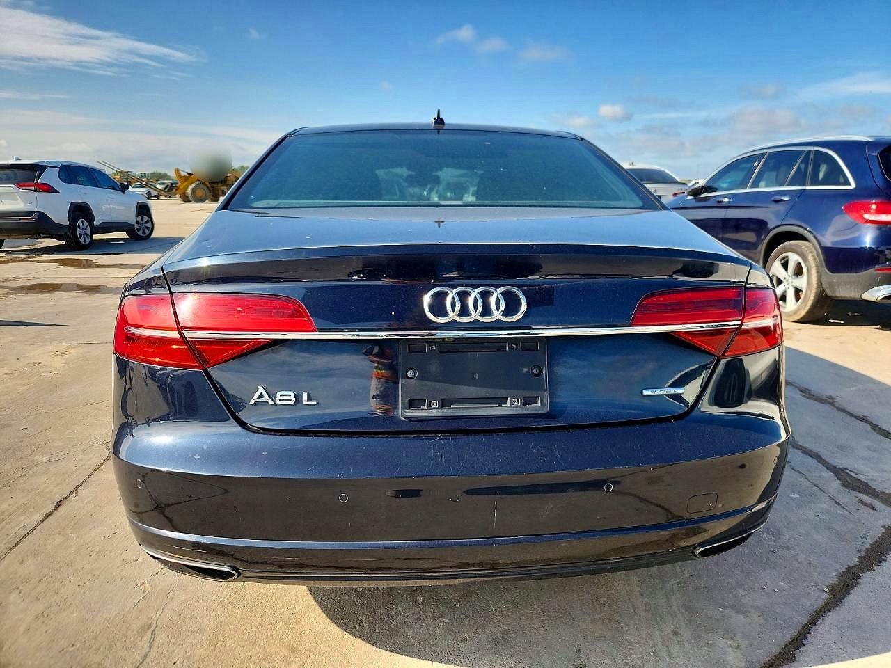 2017 AUDI A8 quattro L