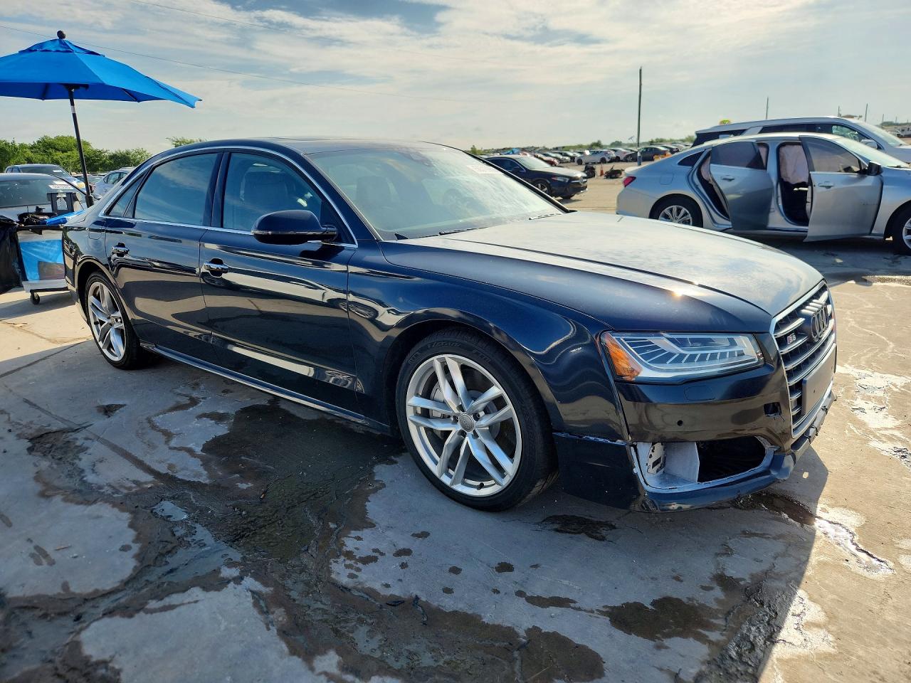 2017 AUDI A8 quattro L