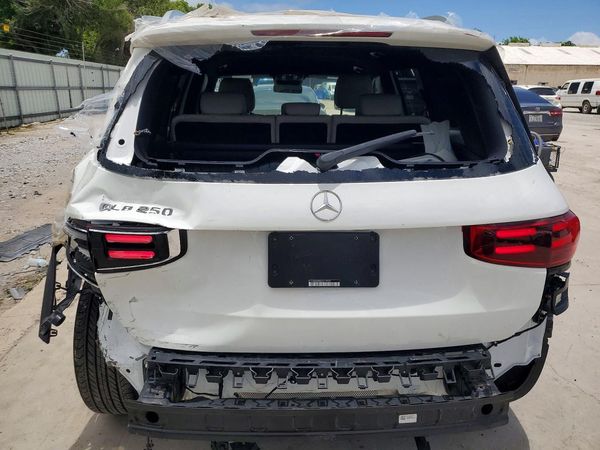 2025 MERCEDES-BENZ GLB GLB250