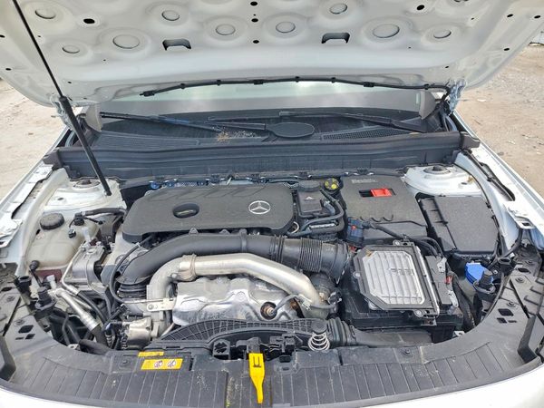 2025 MERCEDES-BENZ GLB GLB250