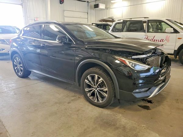 2017 INFINITI QX30