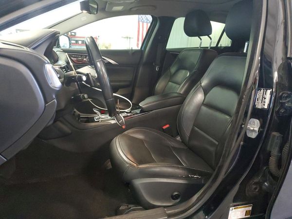2017 INFINITI QX30