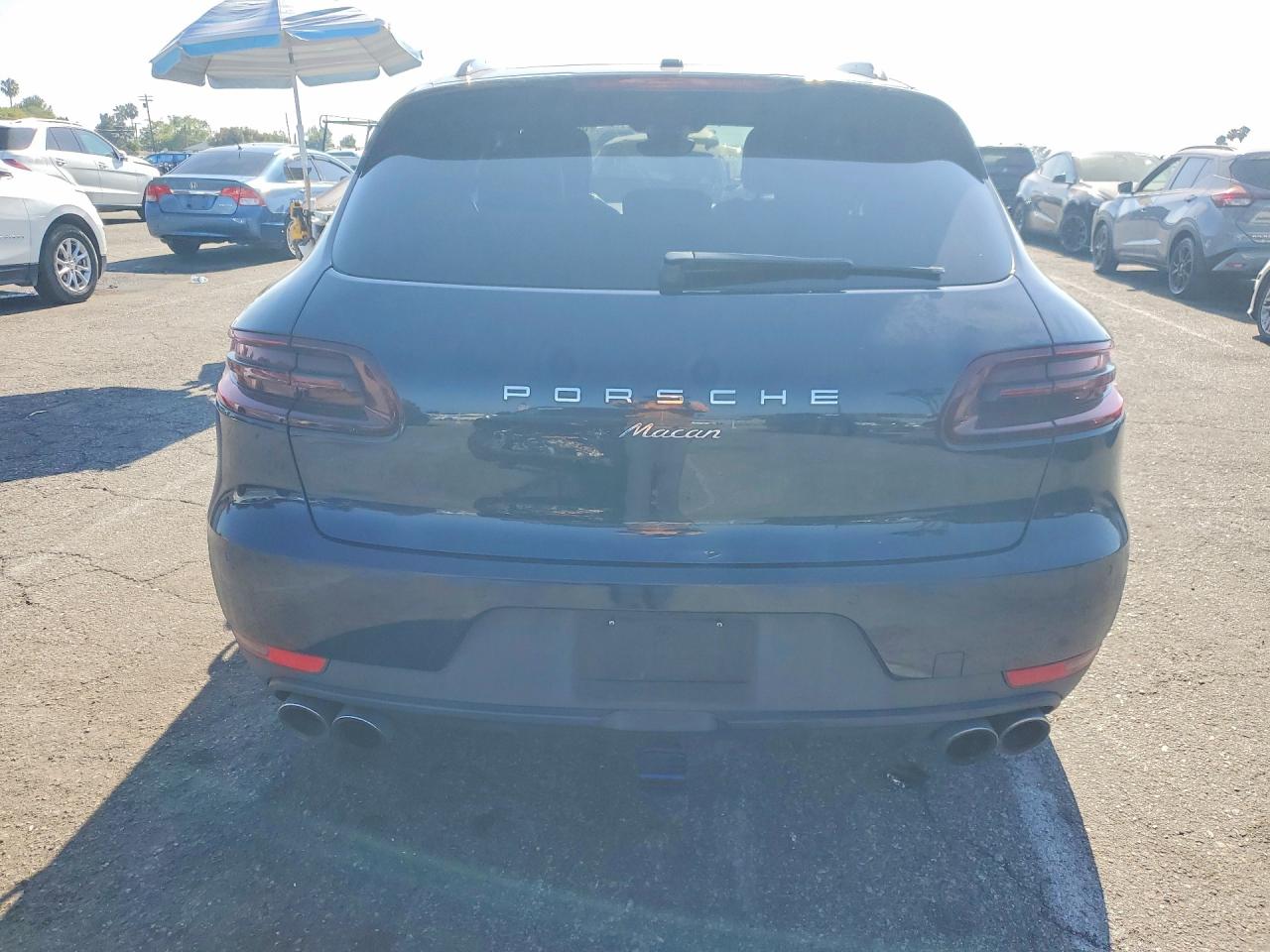 2018 PORSCHE MACAN