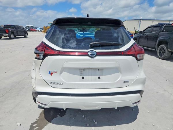 2021 NISSAN KICKS SR