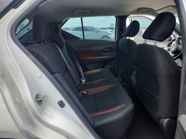 2021 NISSAN KICKS SR