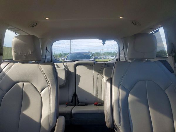 2017 CHRYSLER PACIFICA