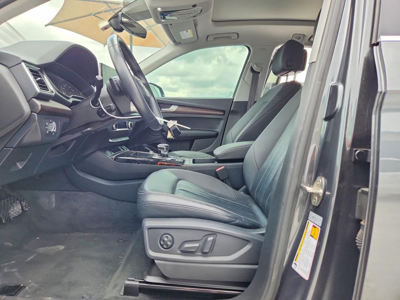 2023 AUDI Q5 S Line quattro Premium