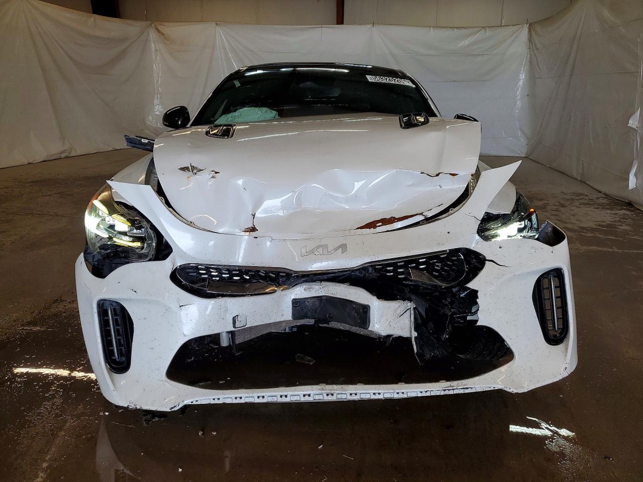 2022 KIA STINGER GT-Line