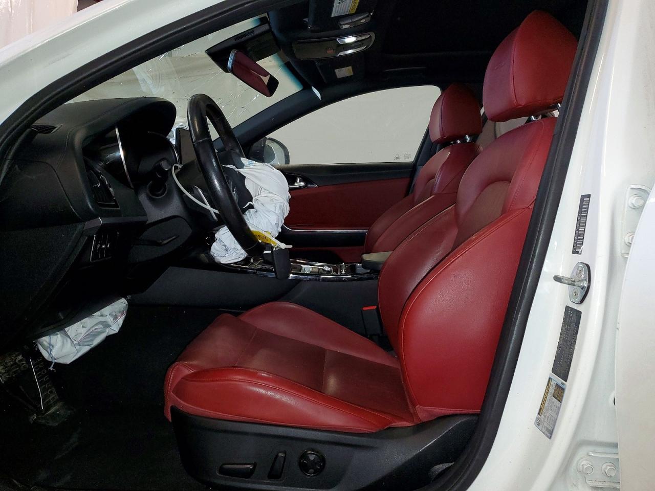 2022 KIA STINGER GT-Line