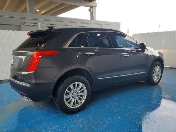 2017 CADILLAC XT5 Base