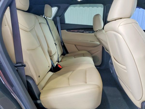 2017 CADILLAC XT5 Base