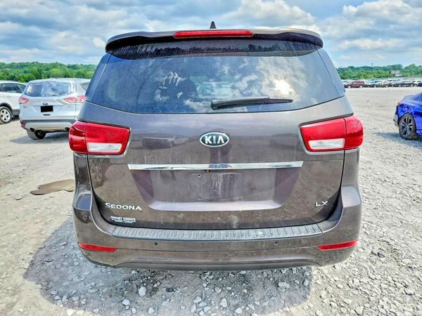 2017 KIA SEDONA LX
