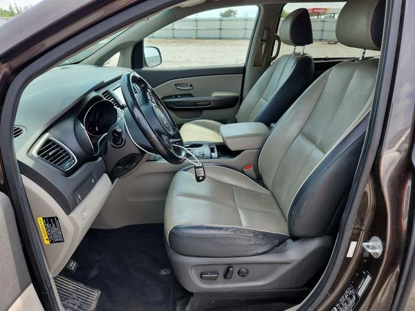 2017 KIA SEDONA LX
