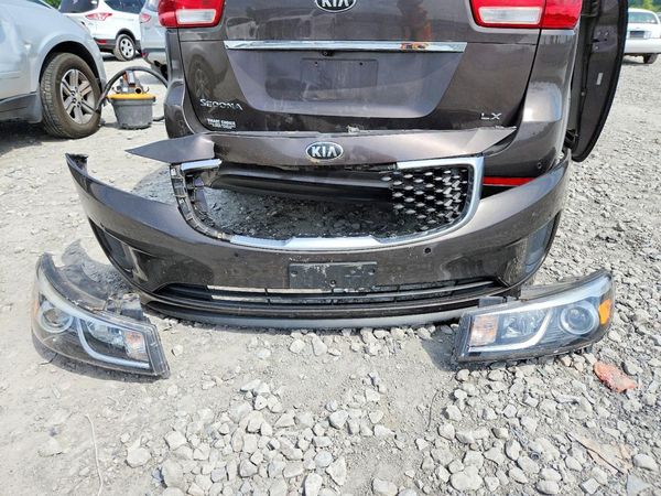 2017 KIA SEDONA LX